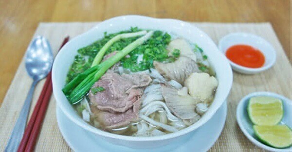 Cách nấu món phở bò truyền thống Việt Nam bằng tiếng Anh – How To Make Beef Noodle Pho Vietnam Cuisine